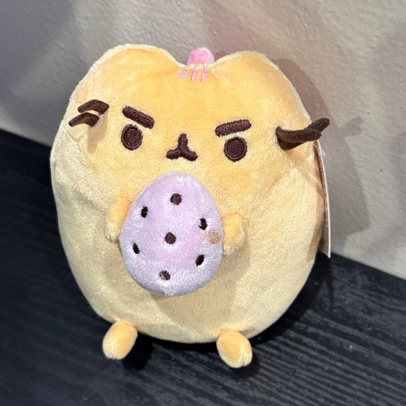 Pusheen Yellow Plush with Cookie - Picture 1 of 6